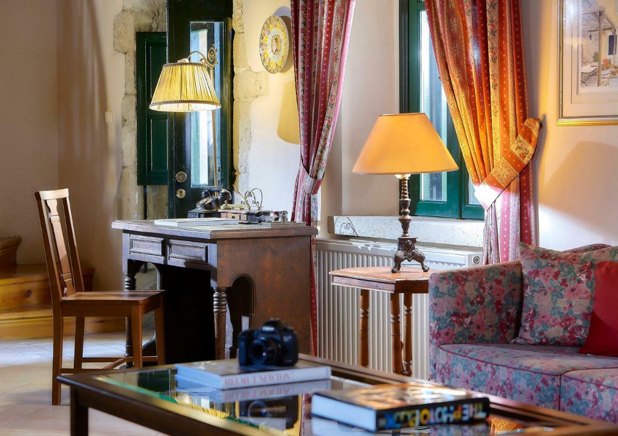Castello Villa Daphnes - Private Pool & Whirlpool Dhafnes Екстериор снимка