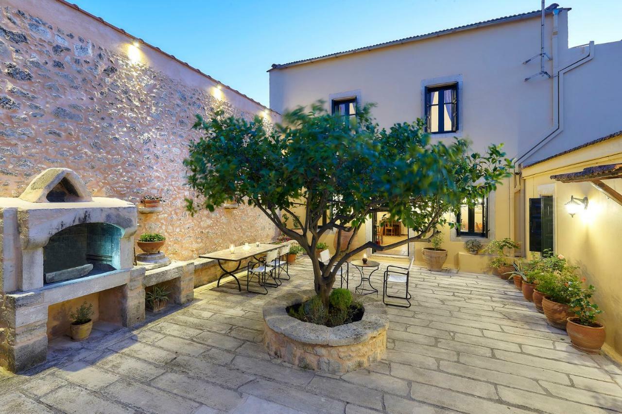Castello Villa Daphnes - Private Pool & Whirlpool Dhafnes Екстериор снимка
