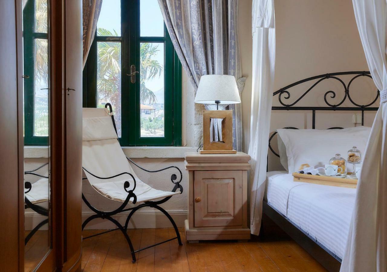 Castello Villa Daphnes - Private Pool & Whirlpool Dhafnes Екстериор снимка