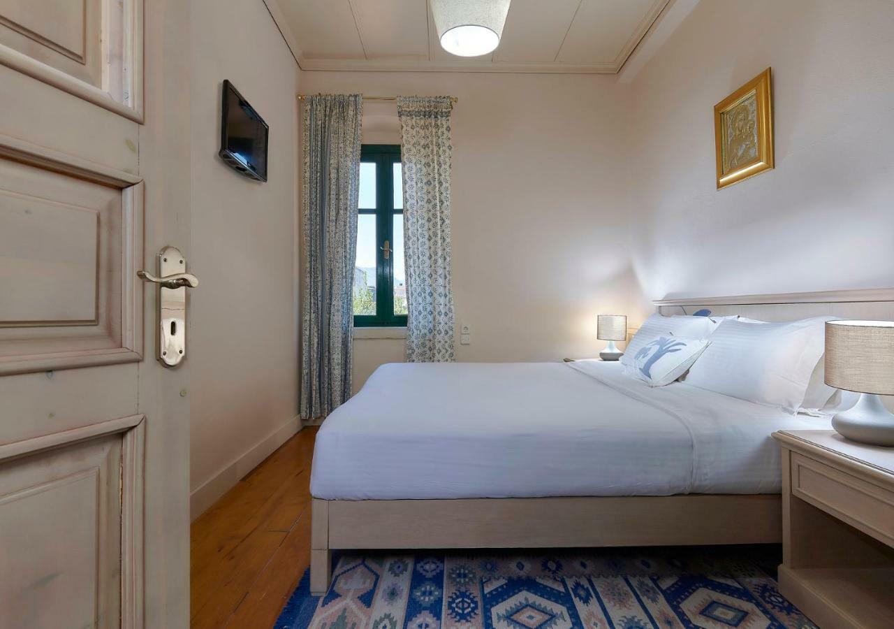 Castello Villa Daphnes - Private Pool & Whirlpool Dhafnes Екстериор снимка