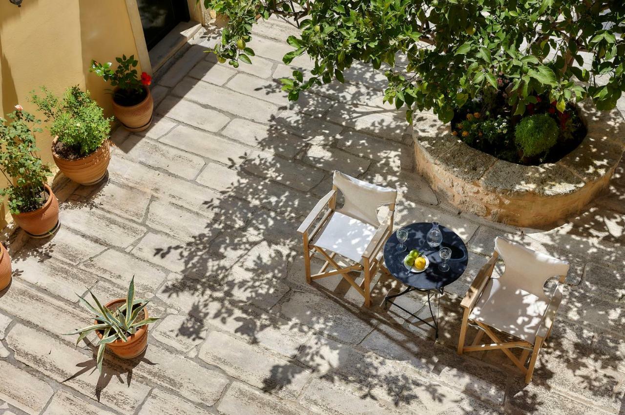 Castello Villa Daphnes - Private Pool & Whirlpool Dhafnes Екстериор снимка