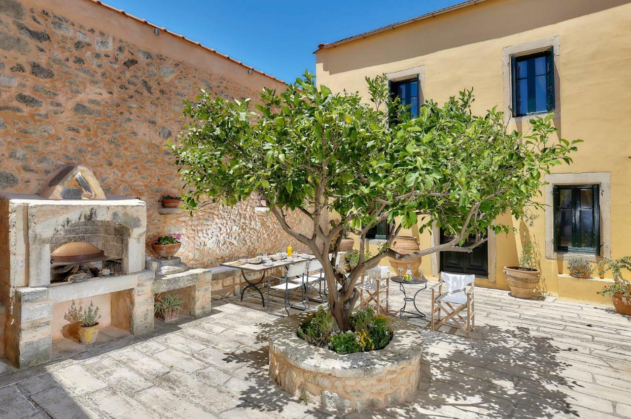 Castello Villa Daphnes - Private Pool & Whirlpool Dhafnes Екстериор снимка