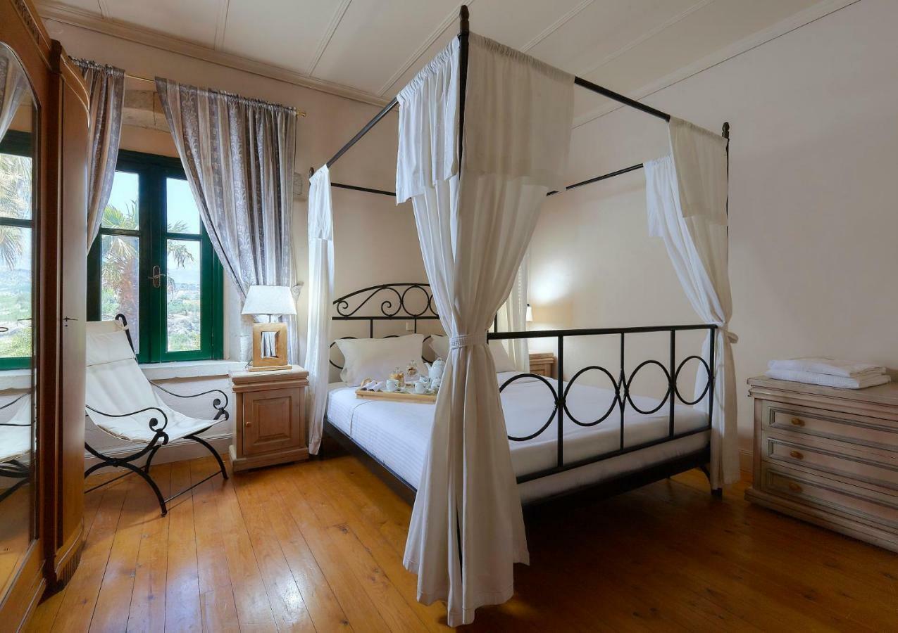 Castello Villa Daphnes - Private Pool & Whirlpool Dhafnes Екстериор снимка