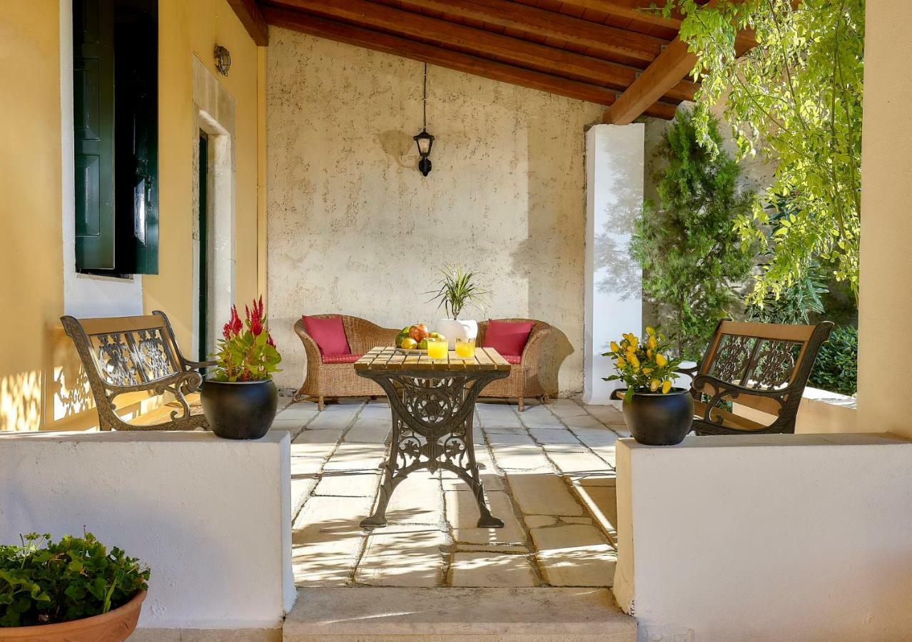 Castello Villa Daphnes - Private Pool & Whirlpool Dhafnes Екстериор снимка